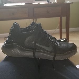 Women's Nike shoe